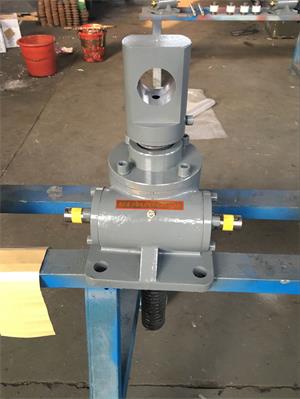 差速消隙絲桿升降機