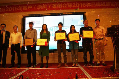 SCA200升降機(jī)推桿外形安裝圖